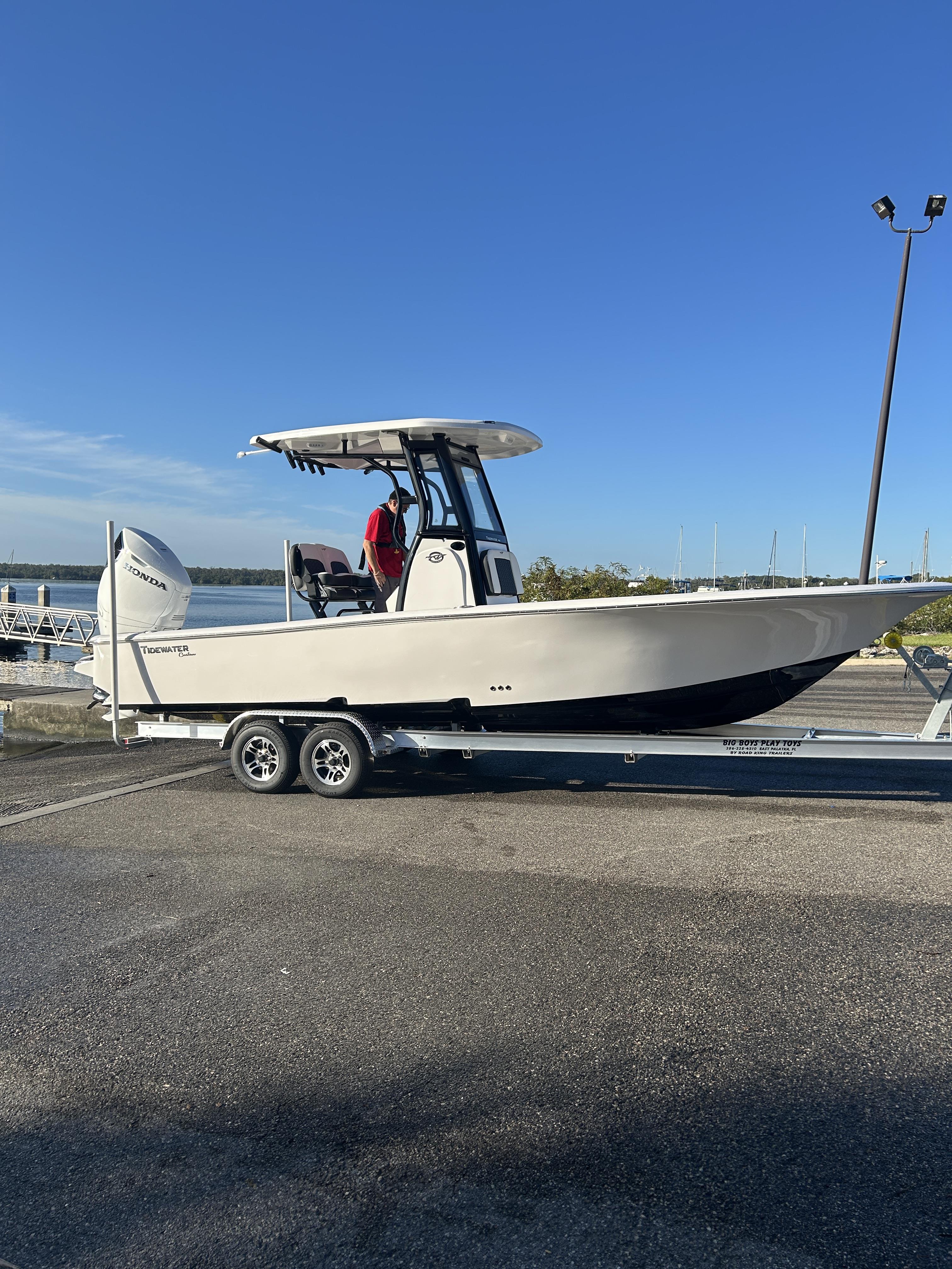 2026 Tidewater Boats 2500 Carolina Bay